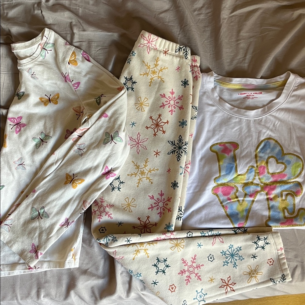 Girls play clothes lot Target Kohl’s sweatshirt fleece lined leggings blue white